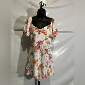 Women’s Floral Tie Back Round Size Large